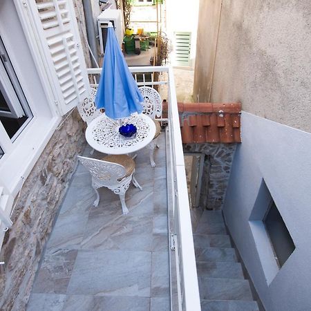 La Casa Di Pietra Lejlighed Krk Eksteriør billede