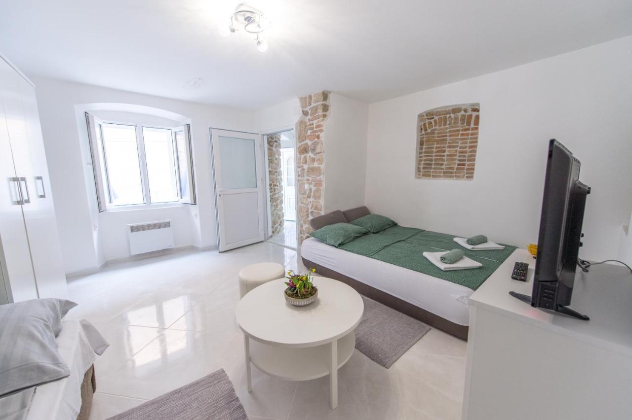 La Casa Di Pietra Lejlighed Krk Eksteriør billede